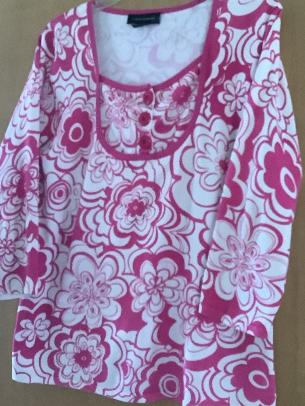 Cable & Gauge Pink and White Floral Scoop Neck Top